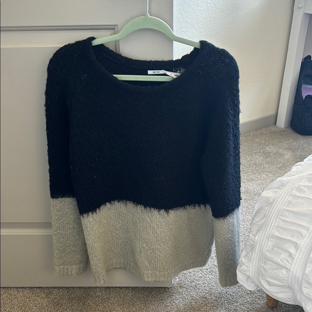 Kimchi Blue Women's Black and Green Sweater